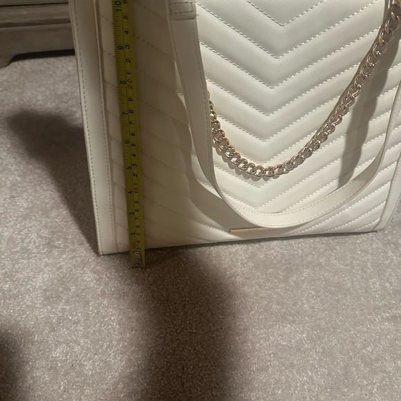 Aldo White and Gold Chain Handbag Purse - Picture 8 of 11